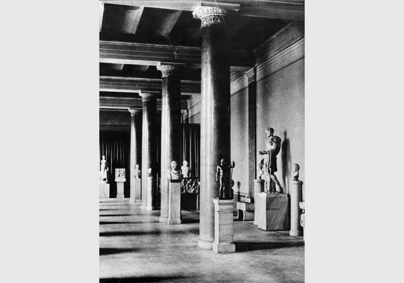 Aufstellung der Antikensammlung im Alten Museum, Ostsaal VI., Römische Kunst