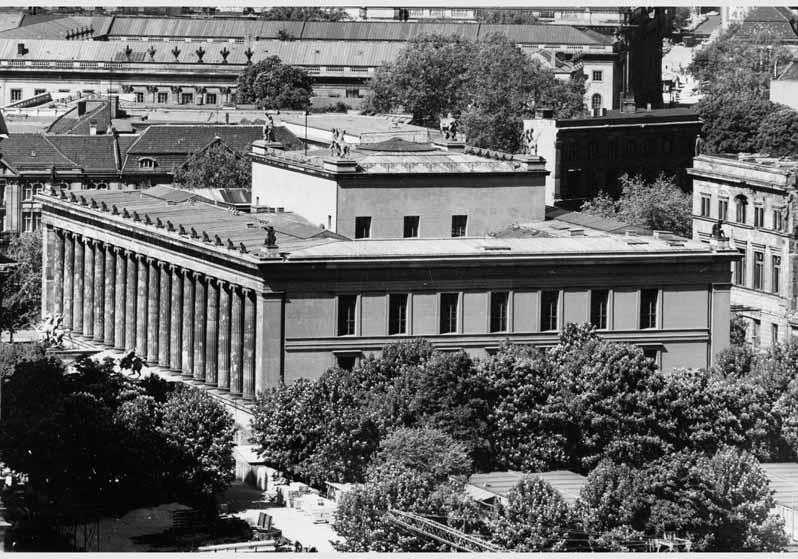 Blick von Osten auf das Alte Museum