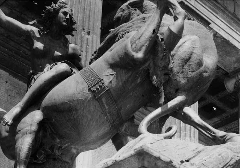 Die Amazone von August Kiss vor dem Alten Museum