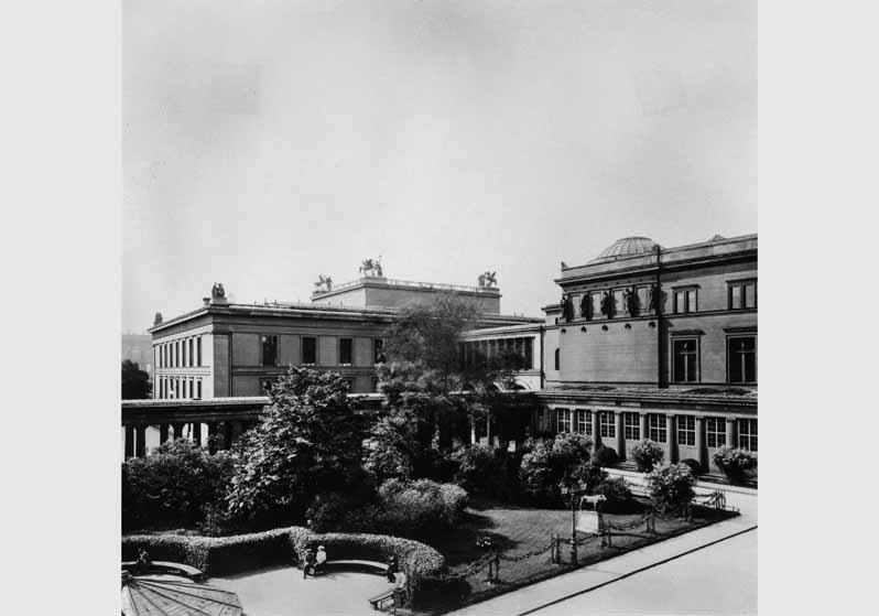 Blick von der Nationalgalerie auf das Alte Museum und das Neue Museum