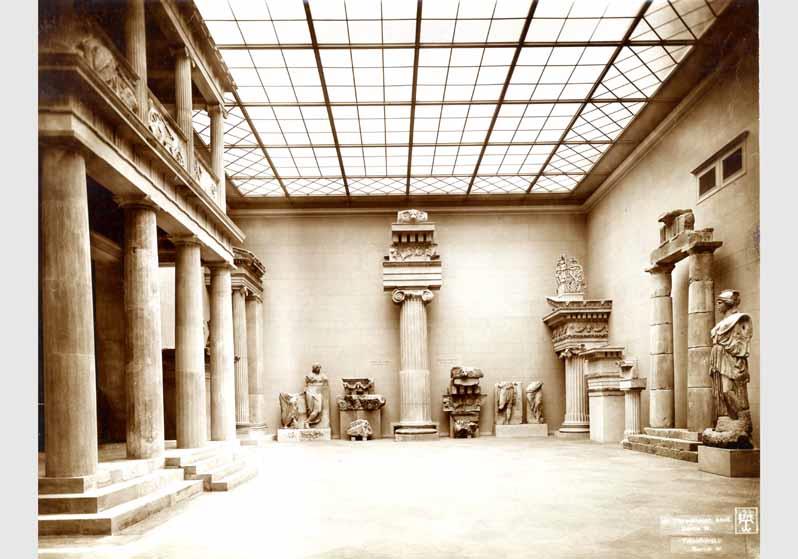 Blick in den Telephossaal im Alten Pergamonmuseum