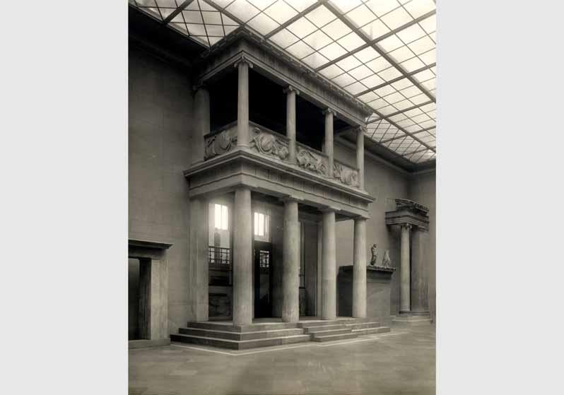 Blick in den Telephossaal im Alten Pergamonmuseum