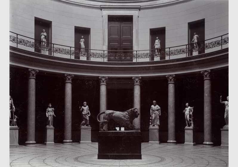 Blick in die Rotunde im Alten Museum