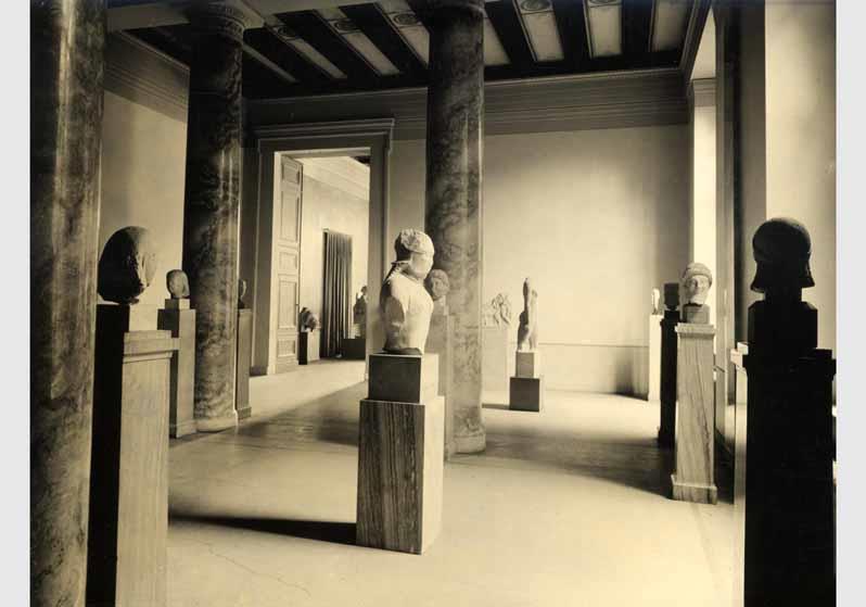 Aufstellung der Antikensammlung im Alten Museum, Griechisch-archaischer Saal