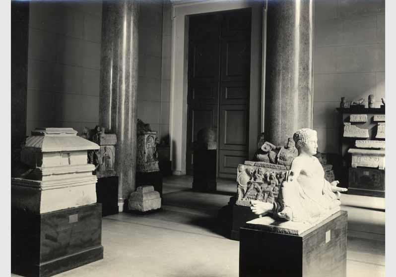 Aufstellung der Antikensammlung im Alten Museum, Saal 7, Etruskische Kunst