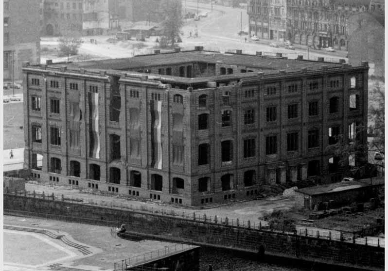 Blick auf die zerstörte Bauakademie