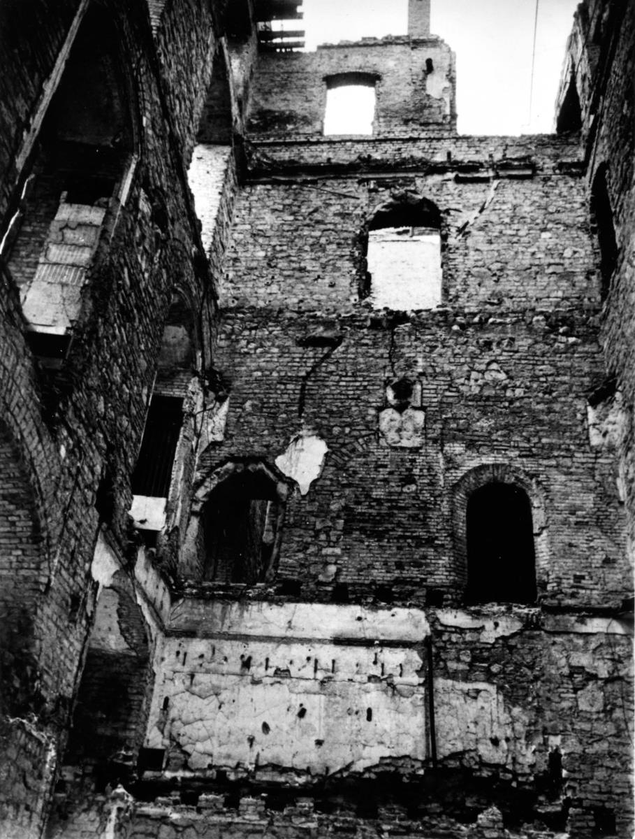 Blick auf die zerstörte Fassade des Berliner Stadtschlosses