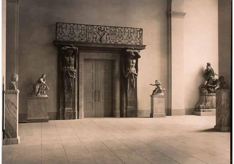 Aufstellung des Deutschen Museums im Pergamonmuseum, Raum 02, Schlütersaal