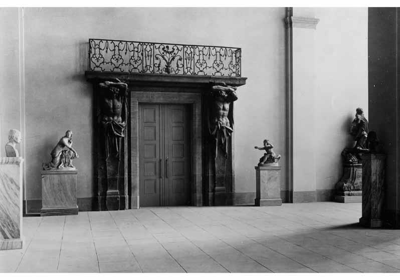 Aufstellung des Deutschen Museums im Pergamonmuseum, Raum 02, Schlütersaal