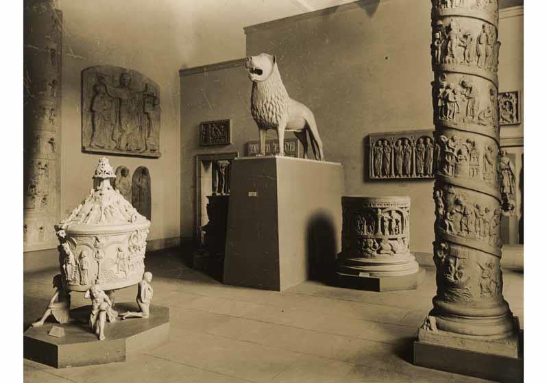 Aufstellung des Deutschen Museums im Pergamonmuseum, Raum 08, Saal des Sebaldusgrabes