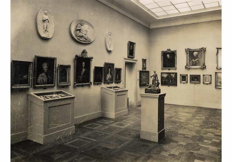 Aufstellung des Deutschen Museums im Pergamonmuseum, Raum 27, Raum des Merseburger Kabinetts