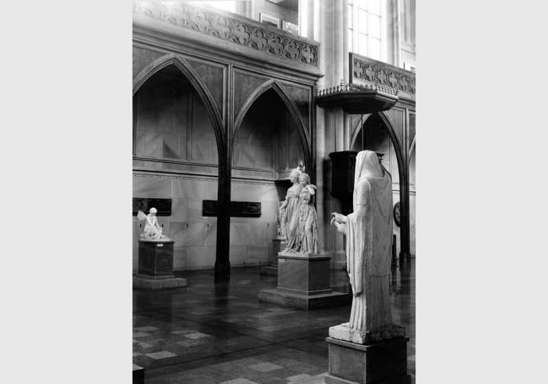 Blick auf die "Prinzessinnengruppe" von Johann Gottfried Schadow in der Friedrichswerderschen Kirche