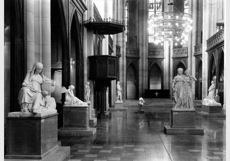 Blick in die Ausstellung der Nationalgalerie in der Friedrichswerderschen Kirche