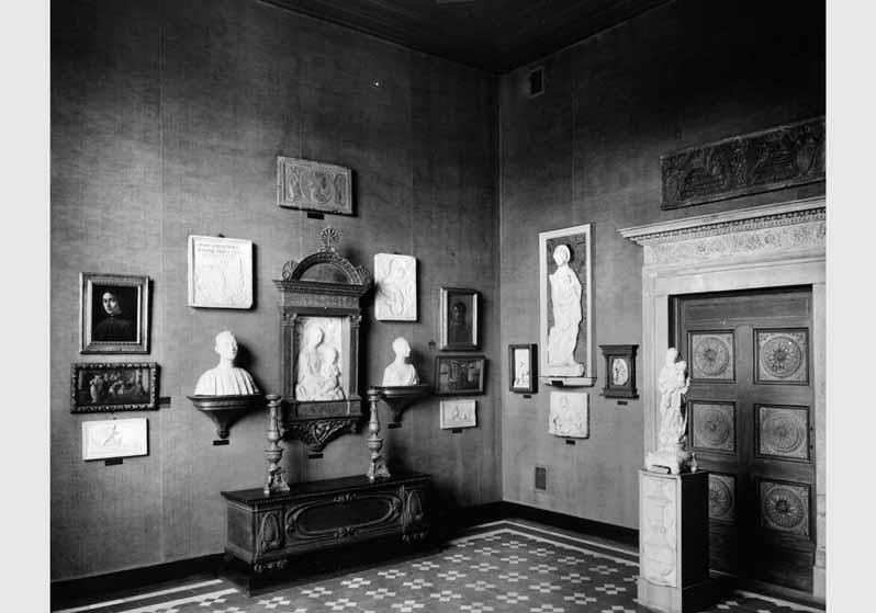 Aufstellung der Gemäldegalerie und der Skulpturensammlung im Kaiser-Friedrich-Museum, Raum 40, Florentinische Marmorbildwerke und Gemälde des 15. Jhd.