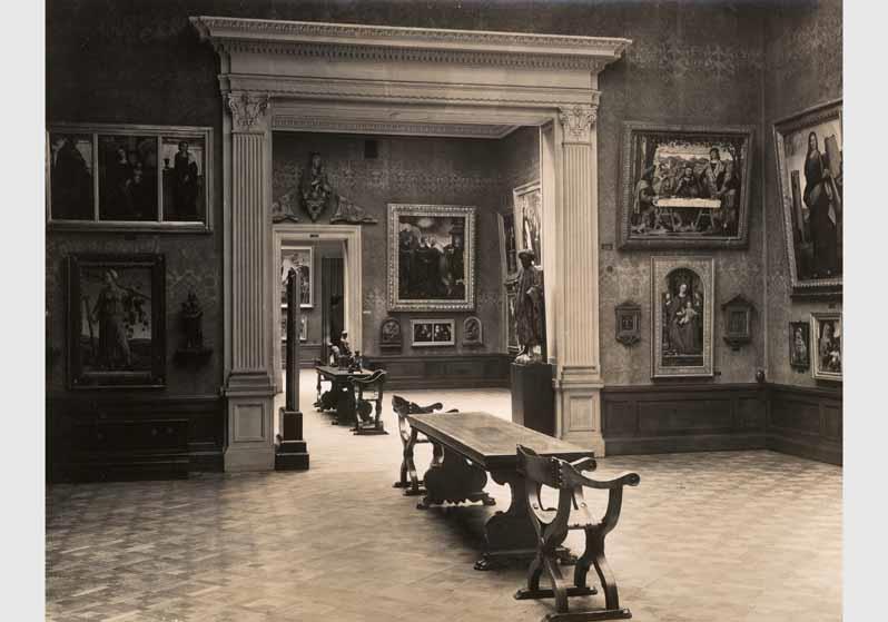 Aufstellung der Gemäldegalerie und der Skulpturensammlung im Kaiser-Friedrich-Museum, Raum 44, Italienische Gemälde und Bildwerke des 15. Jhd.