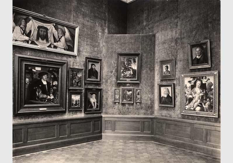 Aufstellung der Gemäldegalerie und der Skulpturensammlung im Kaiser-Friedrich-Museum, Raum 67, Deutsche Gemälde des 16. Jhd.
