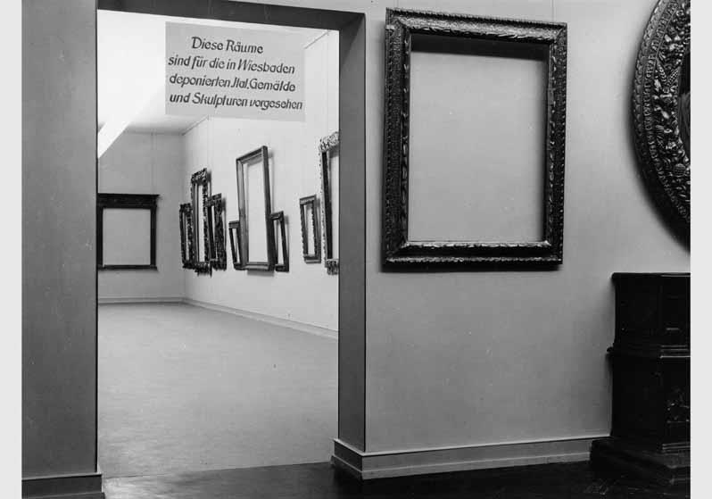 Räume der Gemäldegalerie im Bruno-Paul-Bau in Berlin-Dahlem mit dem Verweis "Diese Räume sind für die in Wiesbaden deponierten italienischen Gemälde und Skulpturen vorgesehen"