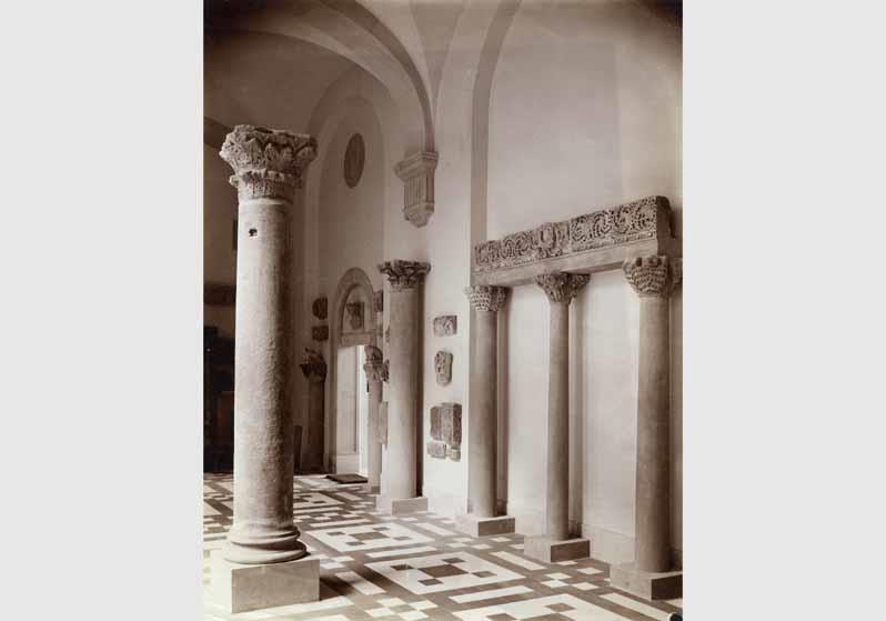 Aufstellung der Gemäldegalerie und der Skulpturensammlung im Kaiser-Friedrich-Museum, Raum 05, Koptische Bildwerke