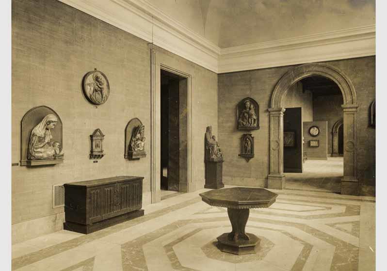 Aufstellung der Skulpturensammlung im Kaiser-Friedrich-Museum, Raum 22, Florentinische Bildwerke des 15. Jh.