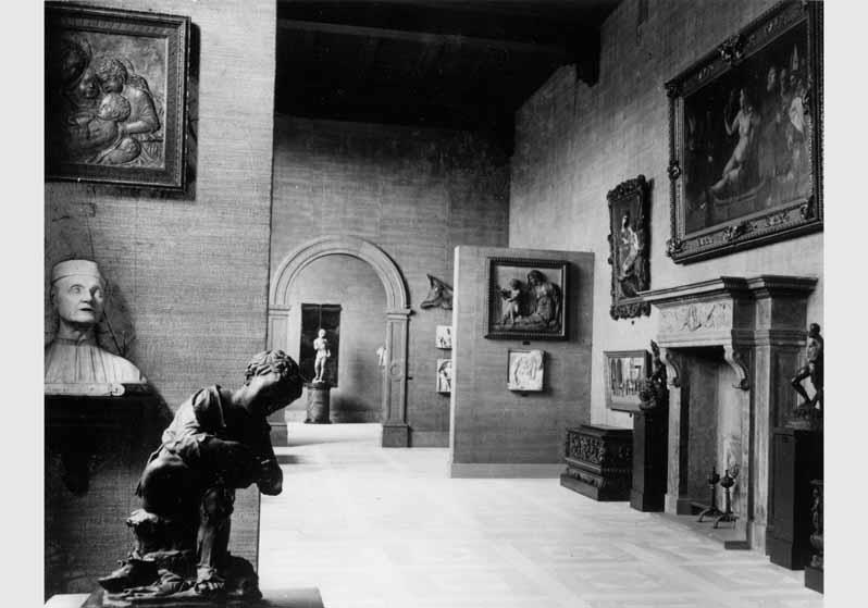 Aufstellung der Skulpturensammlung im Kaiser-Friedrich-Museum, Raum 25, Oberitalienische und florentinische Bildwerke des 15. und 16. Jh., Zustand 1933-1939, Blick in Raum 26