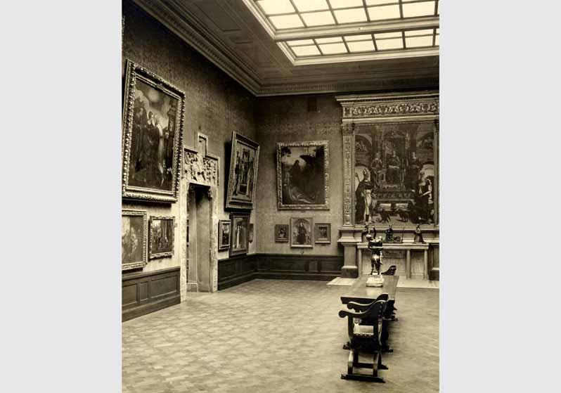 Aufstellung der Gemäldegalerie und der Skulpturensammlung im Kaiser-Friedrich-Museum, Raum 44, Italienische Gemälde und Bildwerke des 15. Jhd.