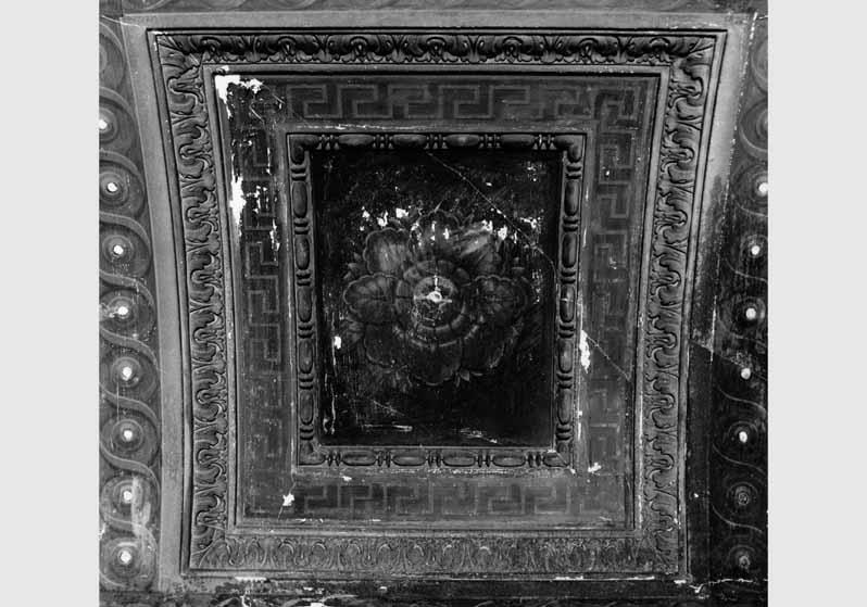 Blick auf die zerstörte Decke des Gobelin-Saals im Kaiser-Friedrich-Museum