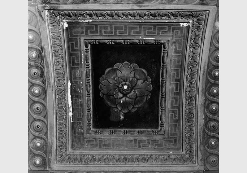 Blick auf die zerstörte Decke des Gobelin-Saals im Kaiser-Friedrich-Museum