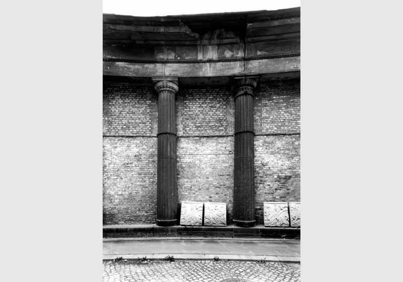 Zugemauerte Kolonnade auf der Museumsinsel