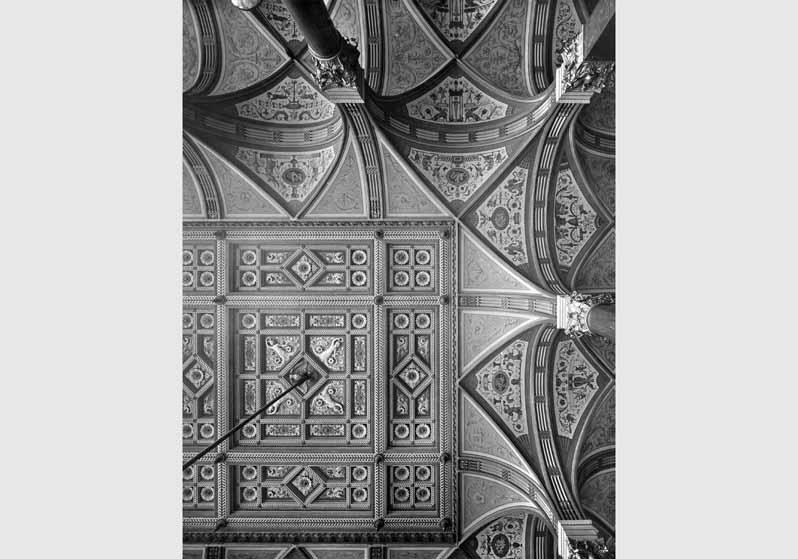 Blick auf die Decke im Treppenhaus des Kronprinzen-Palais