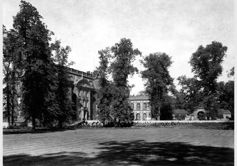 Blick auf das Kunstgewerbemuseum im Schloss Köpenick