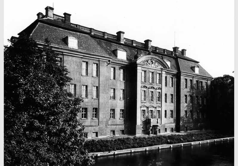 Blick auf das Kunstgewerbemuseum im Schloss Köpenick