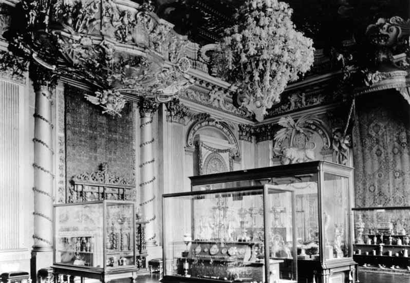 Aufstellung des Kunstgewerbemuseums im Berliner Stadtschloss, Raum 10, Rittersaal