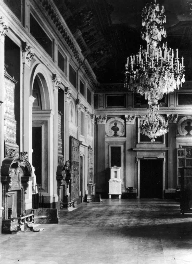 Aufstellung des Kunstgewerbemuseums im Berliner Stadtschloss, Raum 16, Schweizersaal