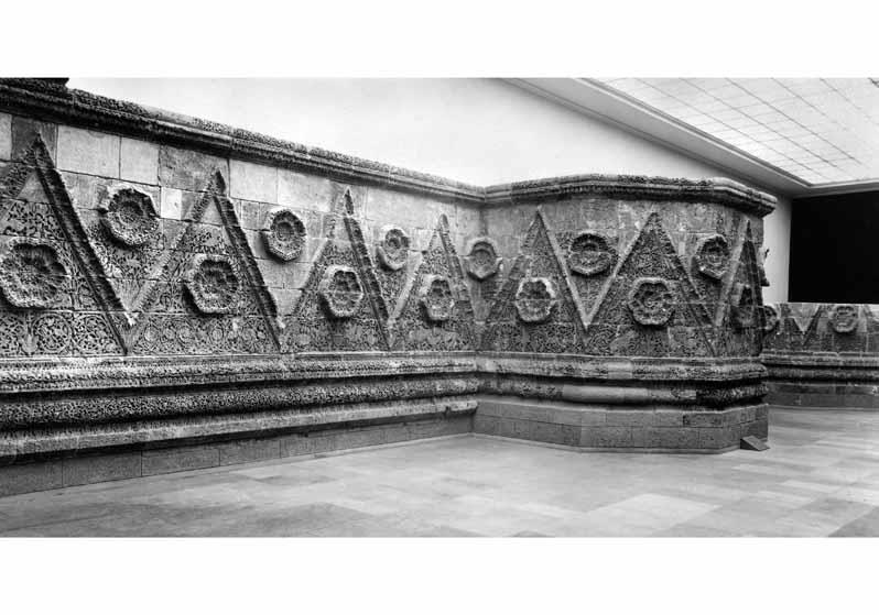 Aufstellung des Museums für Islamische Kunst im Pergamonmuseum, Mschatta-Saal