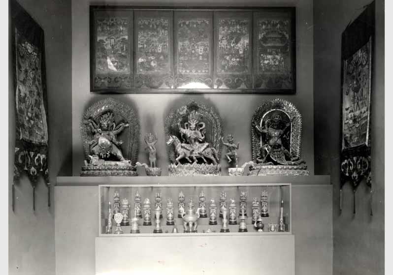 Aufstellung der Ostasiatischen Kunstsammlung in der Prinz-Albrecht-Straße, Lamaismus