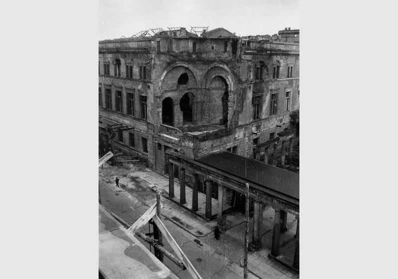 Blick von Süden auf einen zerstörten Teil des Neuen Museums