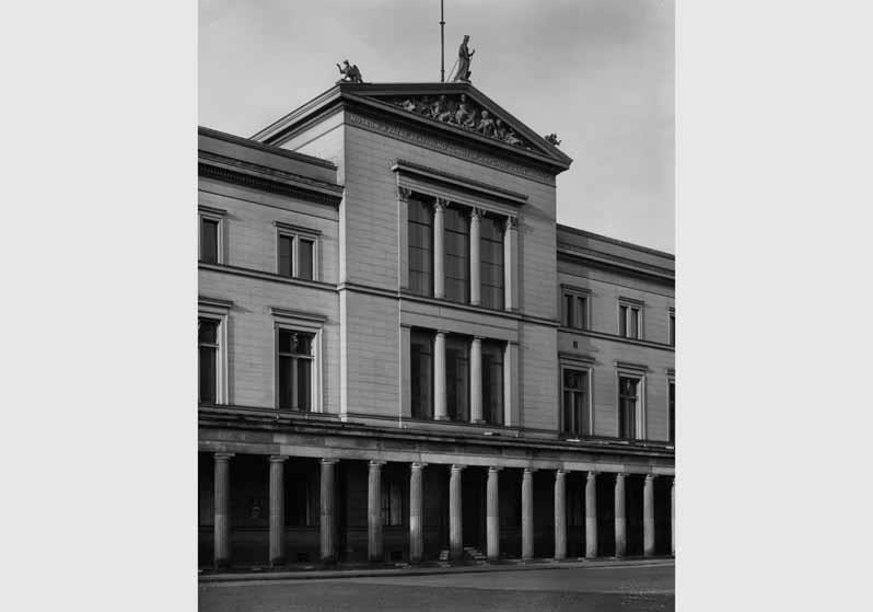 Blick auf den Eingangsbereich des Neuen Museums