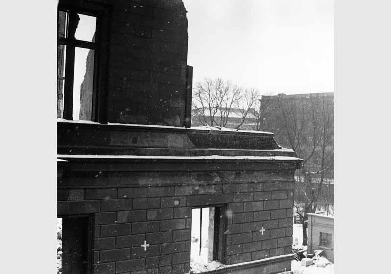 Blick auf die zum Teil zerstörte Fassade des Neuen Museums