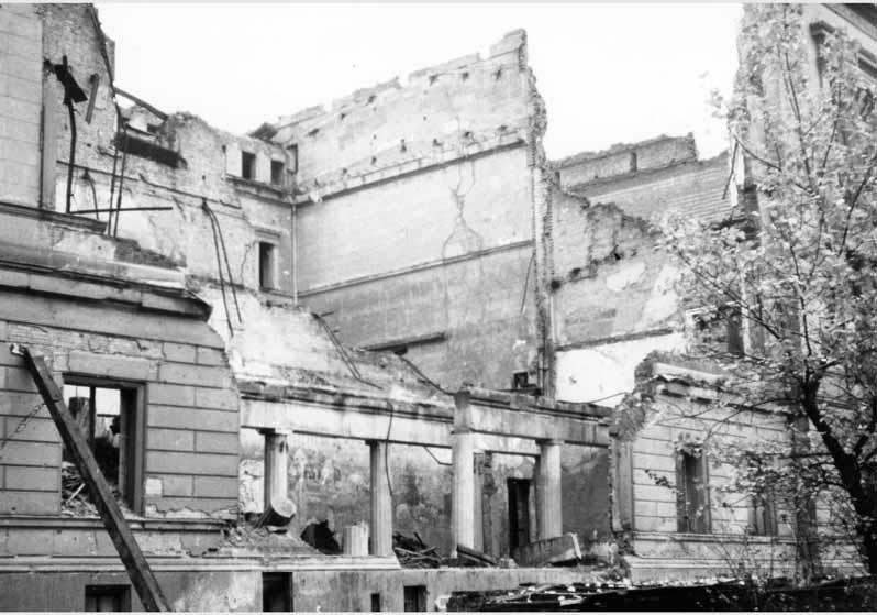 Blick auf die zerstörte Fassade des Neuen Museums