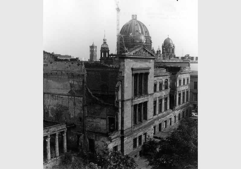 Blick auf das zerstörte Neue Museum
