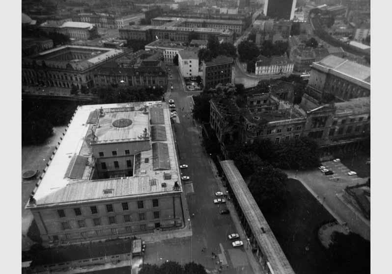 Luftbildaufnahme von der Museumsinsel mit Blick auf das Alte Museum und das Neue Museum
