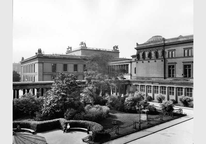 Blick von der Nationalgalerie auf das Alte Museum und das Neue Museum