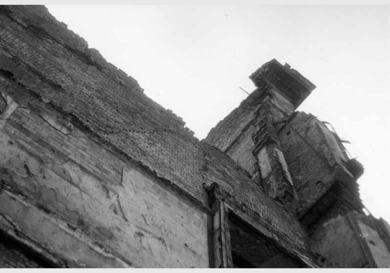 Blick auf die zerstörte Fassade des Neuen Museums