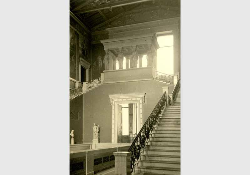 Blick in das Haupttreppenhaus des Neuen Museums