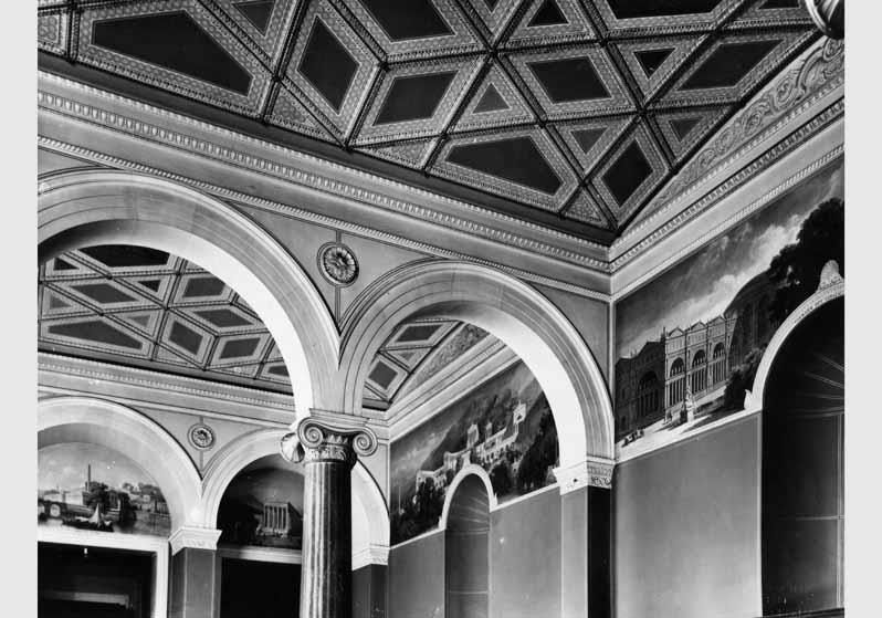 Blick auf die Decke des Römischen Saals im Neuen Museum