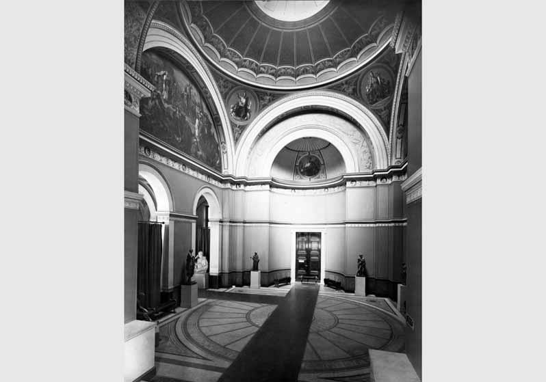 Blick in den Südkuppelsaal im Neuen Museum