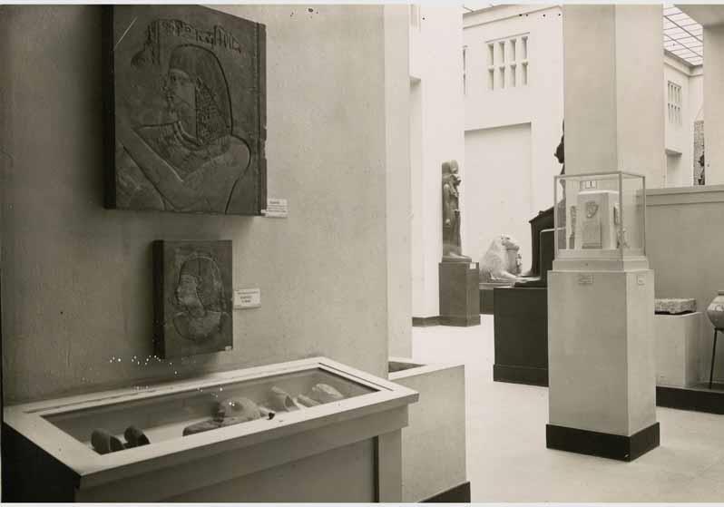 Blick in den Amarnahof im Neuen Museum nach dem Umbau des Griechischen Hofes