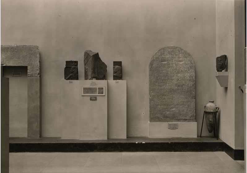 Blick in den Amarnahof im Neuen Museum nach dem Umbau des Griechischen Hofes