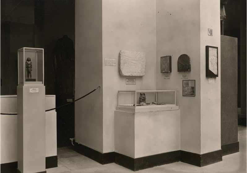 Blick in den Amarnahof im Neuen Museum nach dem Umbau des Griechischen Hofes