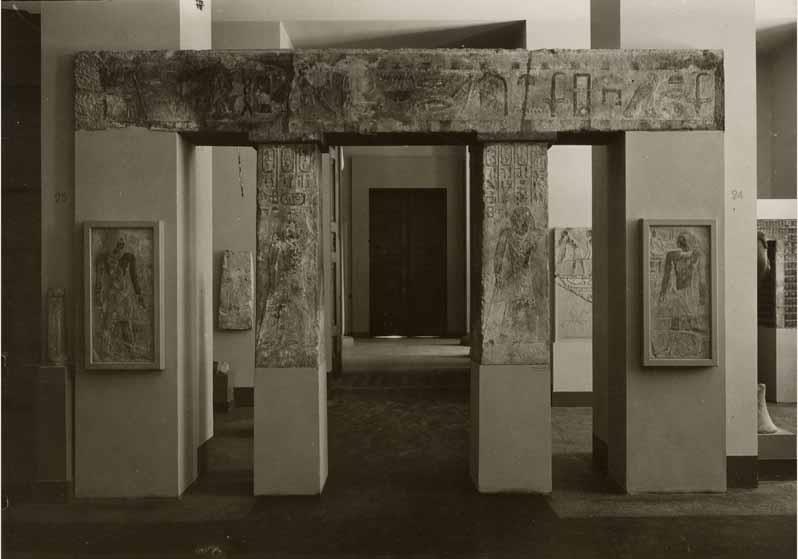 Blick in den Gräbersaal im Neuen Museum